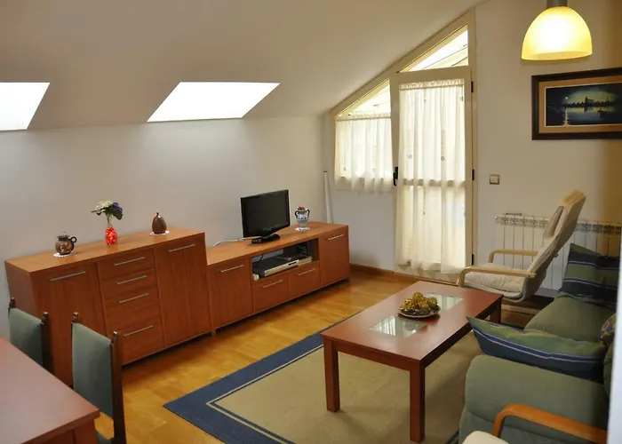 Alameda Del Tormes 산타마리타데토르메스